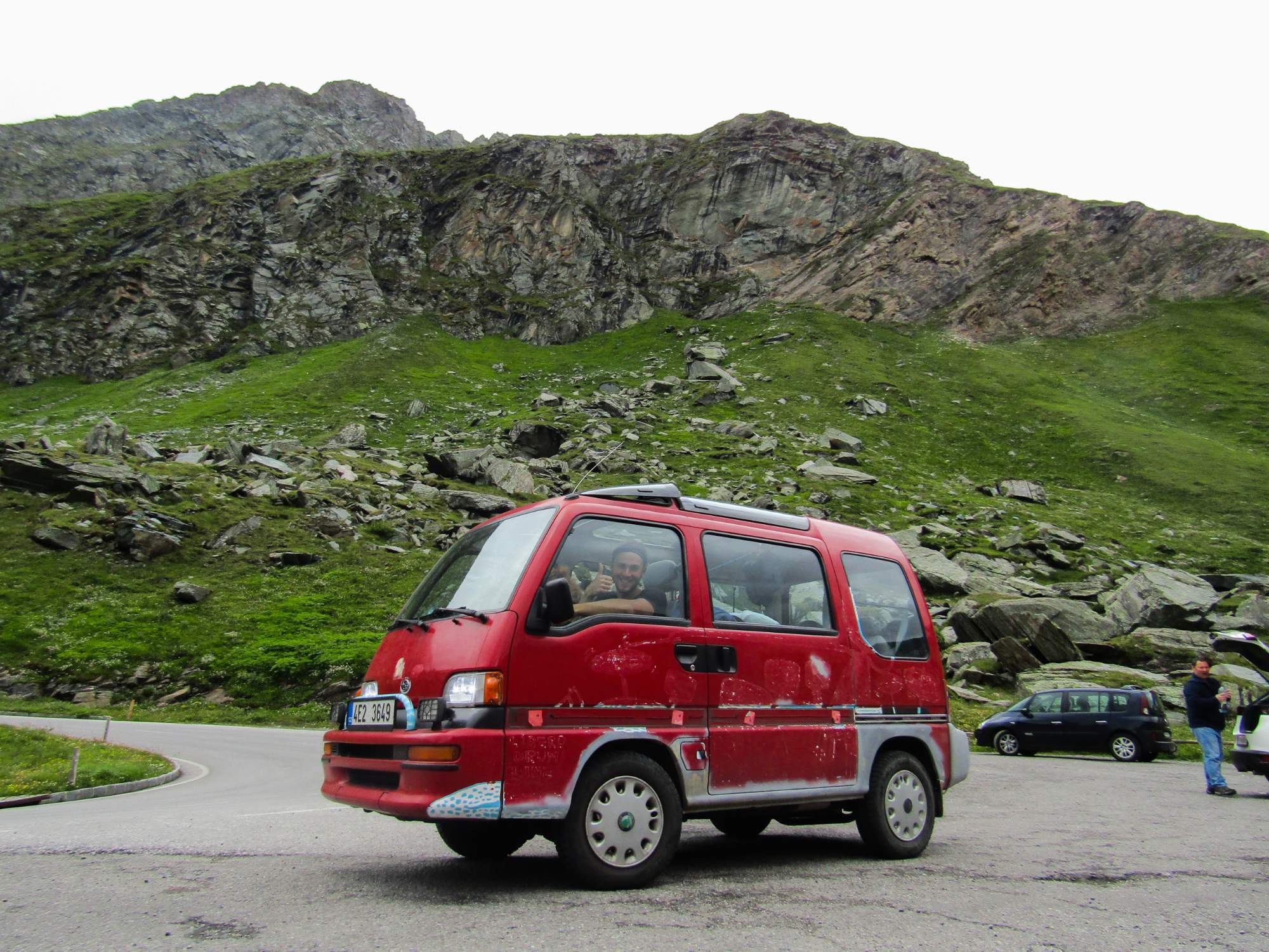 zastávka u vodopádu někde cestou na grossglockner